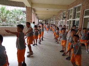 課間活動瘦瘦拳 ，開新視窗